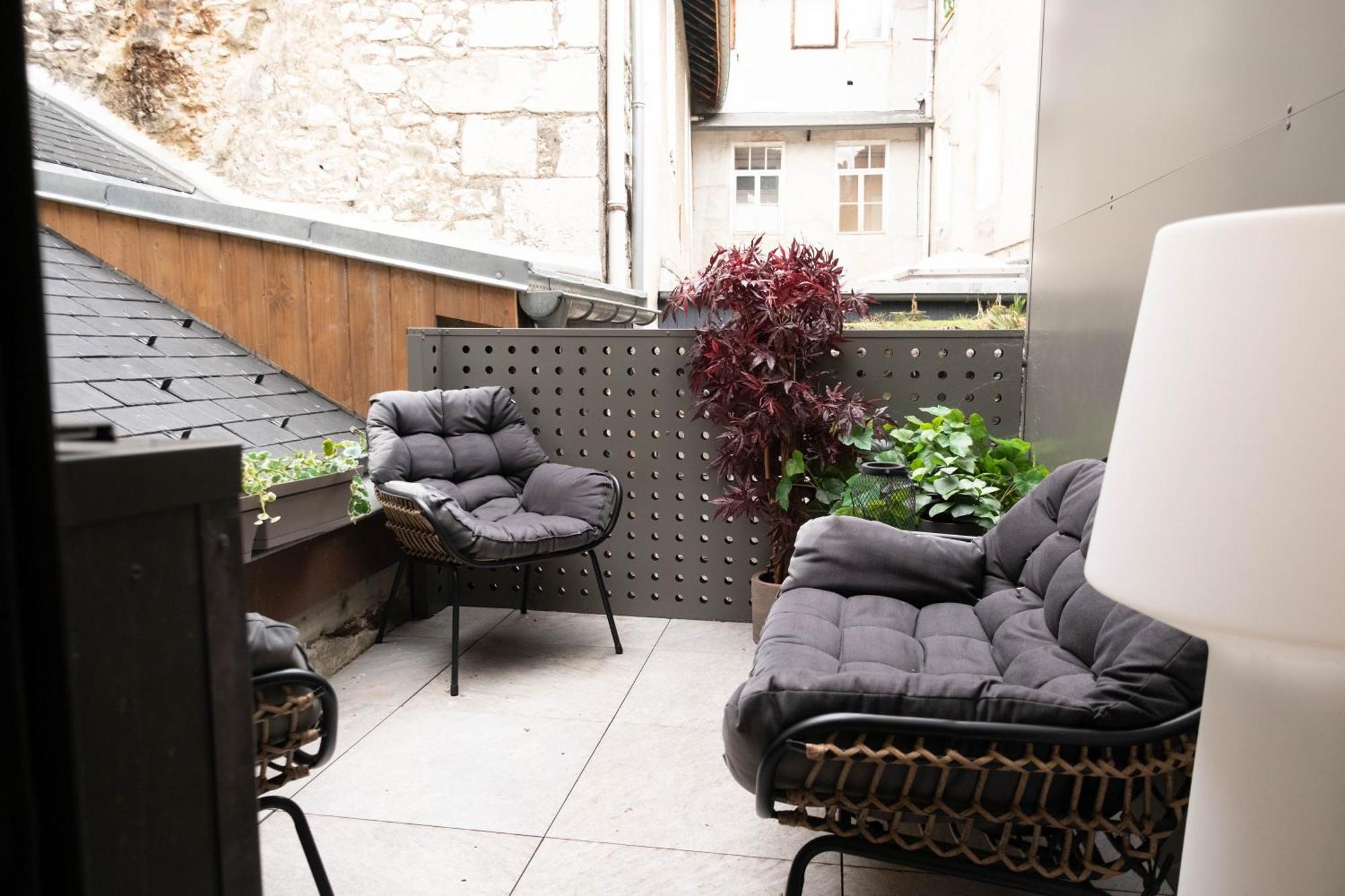 L'instant Leger - Centre Apartment